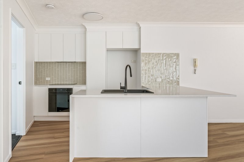 Photo - 239 Shafston Avenue, Kangaroo Point QLD 4169 - Image 5