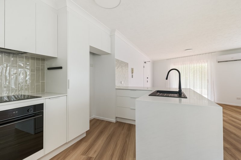 Photo - 239 Shafston Avenue, Kangaroo Point QLD 4169 - Image 6