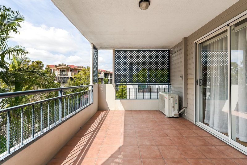 Photo - 239 Shafston Avenue, Kangaroo Point QLD 4169 - Image 7