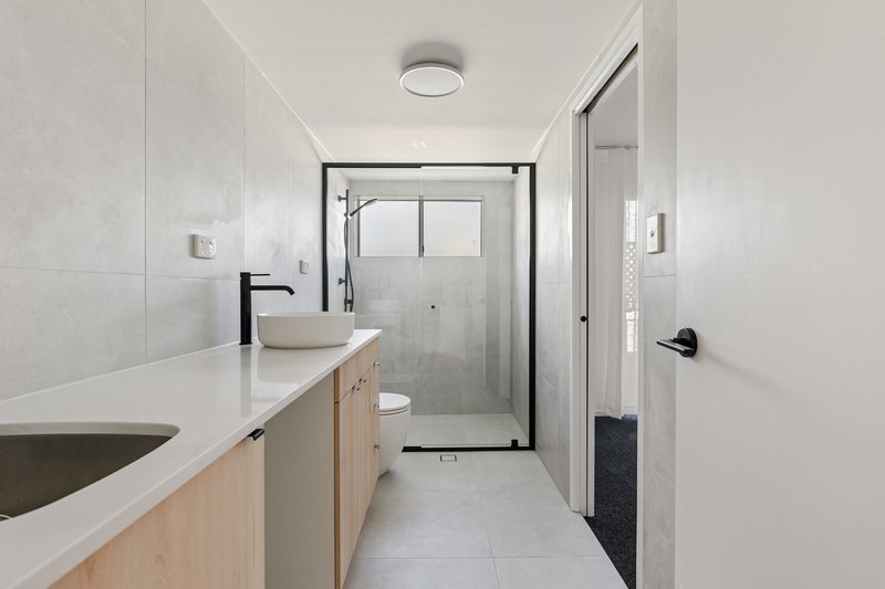 Photo - 239 Shafston Avenue, Kangaroo Point QLD 4169 - Image 11