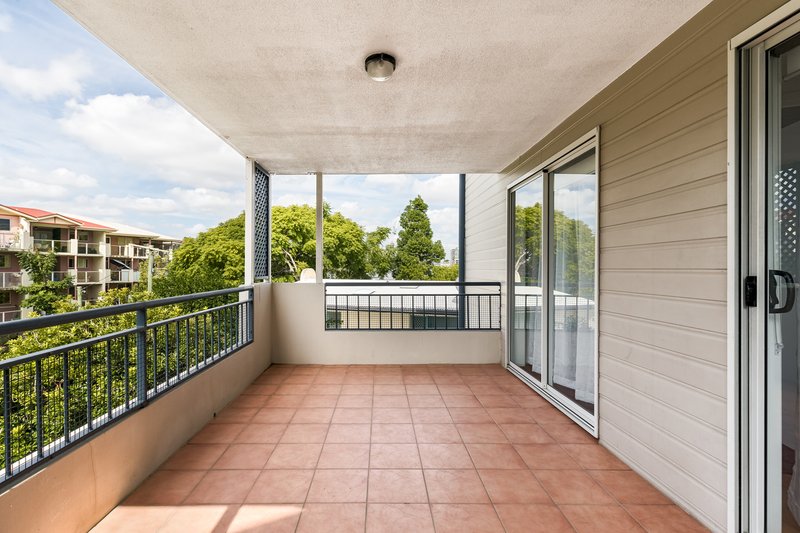 Photo - 239 Shafston Avenue, Kangaroo Point QLD 4169 - Image 12