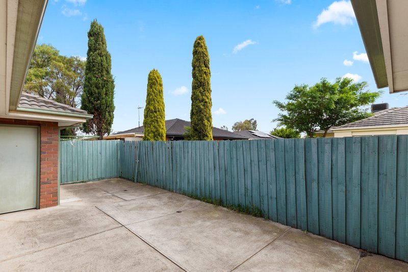 Photo - 2/39 Songlark Crescent, Werribee VIC 3030 - Image 8