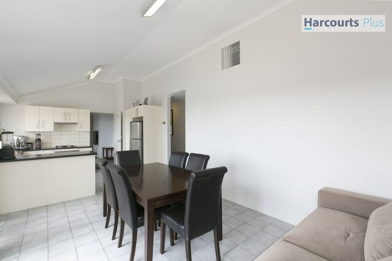 Photo - 239 The Cove Road, Hallett Cove SA 5158 - Image 6