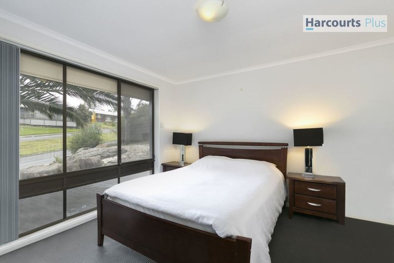 Photo - 239 The Cove Road, Hallett Cove SA 5158 - Image 7