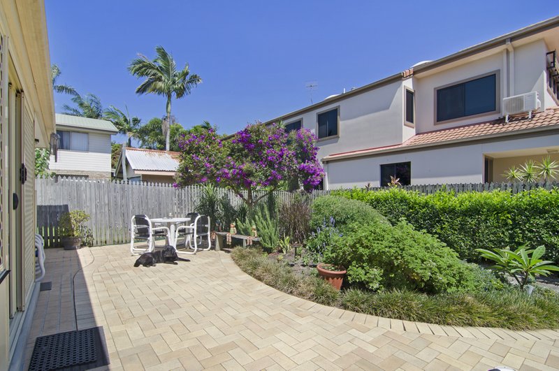 Photo - 2/39 Toolona Street, Tugun QLD 4224 - Image 2