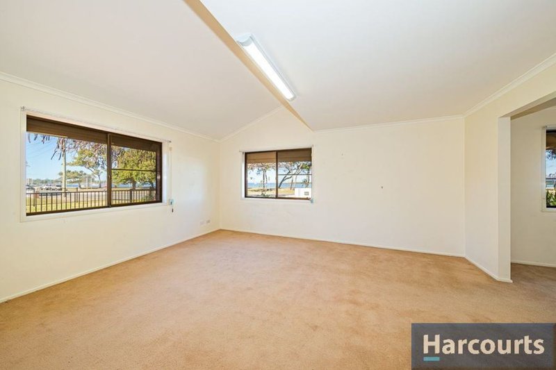 Photo - 239 Welsby Pde , Bongaree QLD 4507 - Image 7