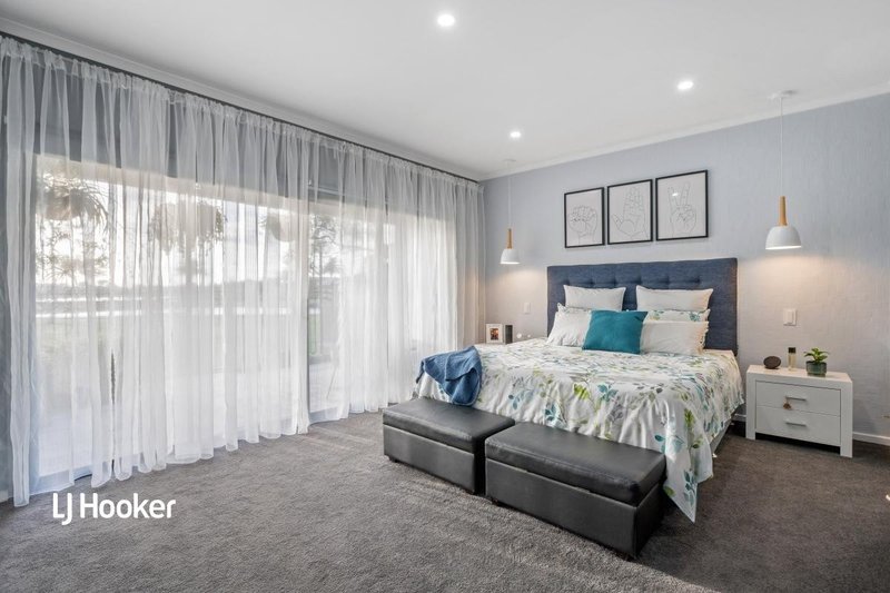 Photo - 2/39 Windermere Crescent, Mawson Lakes SA 5095 - Image 9