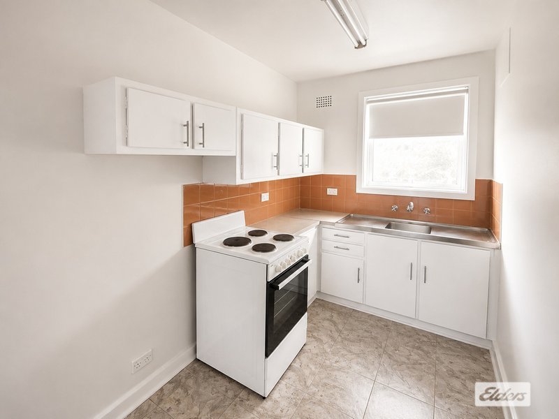 Photo - 2/395 Crown Street, Wollongong NSW 2500 - Image 2