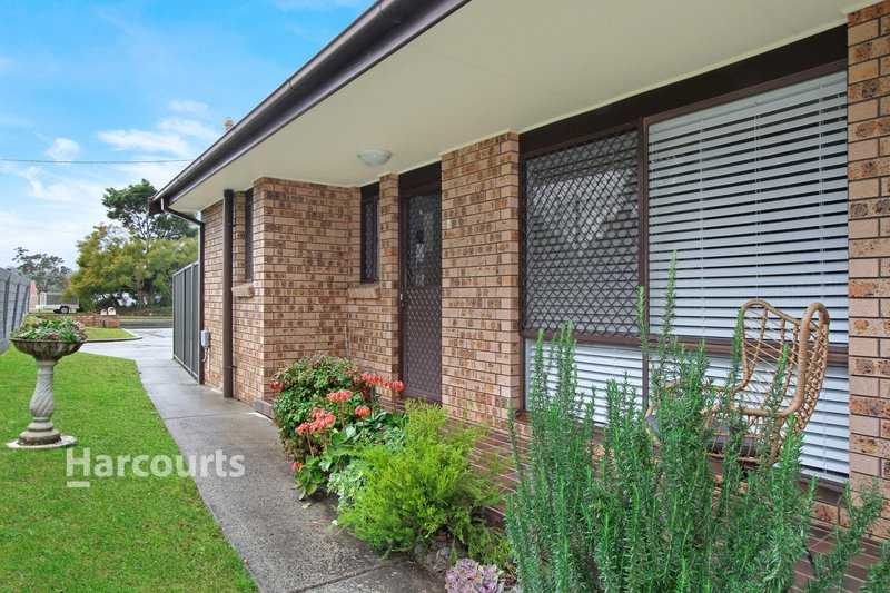 Photo - 2/396 Princes Highway, Dapto NSW 2530 - Image 2