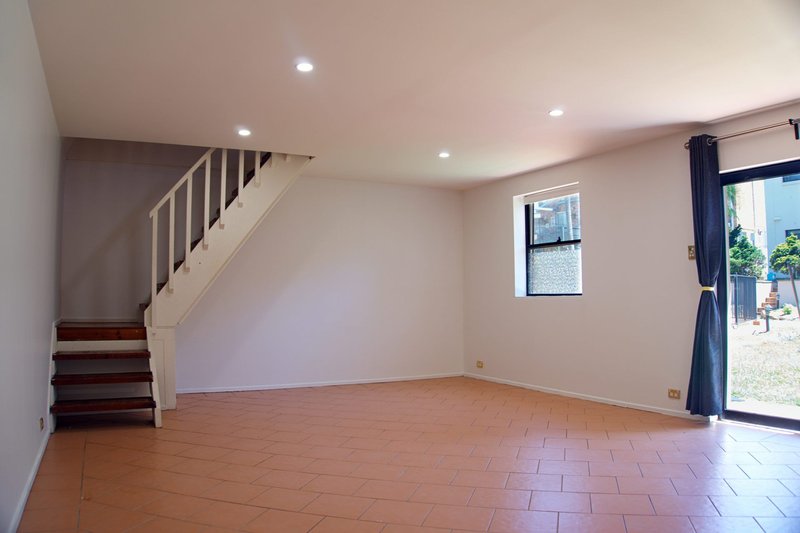 Photo - 23a Cannons Parade, Forestville NSW 2087 - Image 3