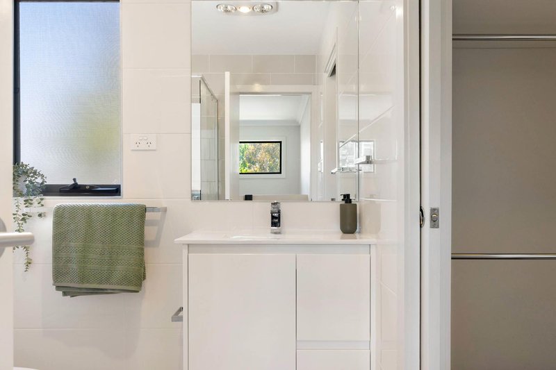 Photo - 23A Ogilby Crescent, Page ACT 2614 - Image 12