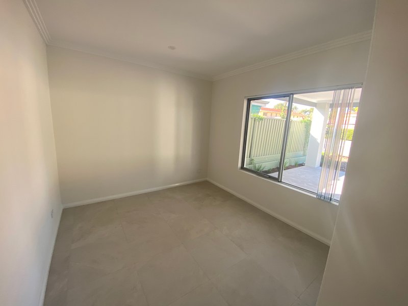 Photo - 23A Shortland Way, Girrawheen WA 6064 - Image 11