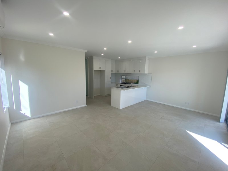 Photo - 23A Shortland Way, Girrawheen WA 6064 - Image 25