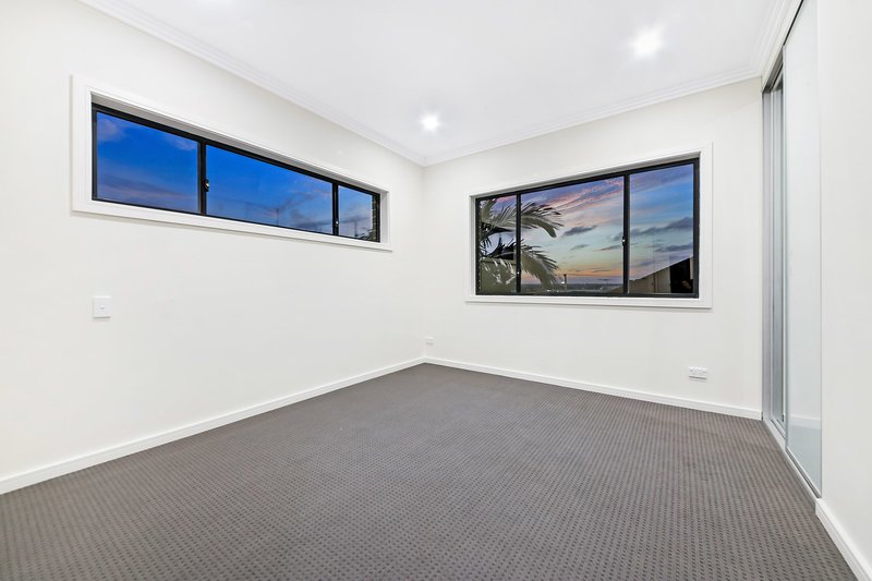 Photo - 23A Sturt Avenue, Georges Hall NSW 2198 - Image 6