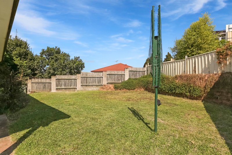 Photo - 23a Wybalena Avenue, Koonawarra NSW 2530 - Image 13