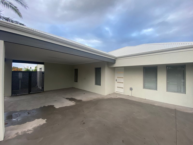 Photo - 23D Shortland Way, Girrawheen WA 6064 - Image 2