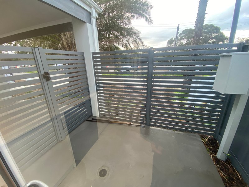 Photo - 23D Shortland Way, Girrawheen WA 6064 - Image 7