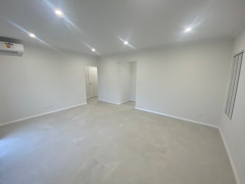 Photo - 23D Shortland Way, Girrawheen WA 6064 - Image 8