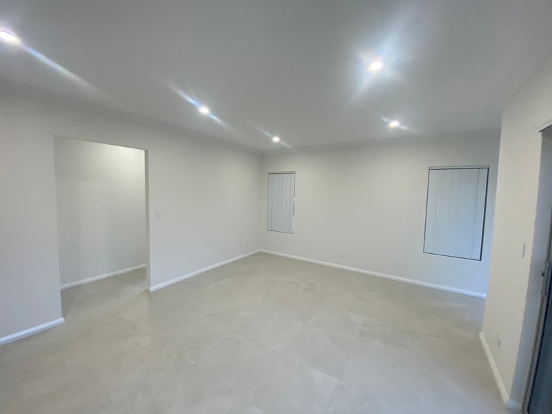 Photo - 23D Shortland Way, Girrawheen WA 6064 - Image 12