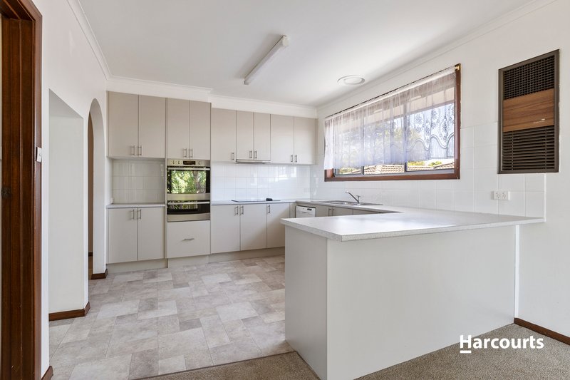 Photo - 24-26 Braund Avenue, Bell Post Hill VIC 3215 - Image 4