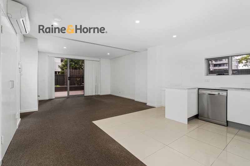 Photo - 2/4-6 Browne Parade, Warwick Farm NSW 2170 - Image 2