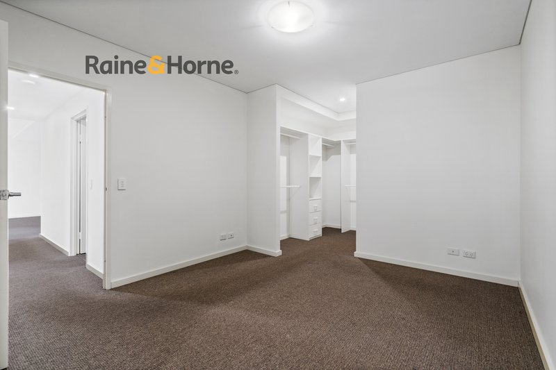 Photo - 2/4-6 Browne Parade, Warwick Farm NSW 2170 - Image 7