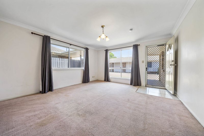 Photo - 2/4-6 Crosby Street, Darling Heights QLD 4350 - Image 2