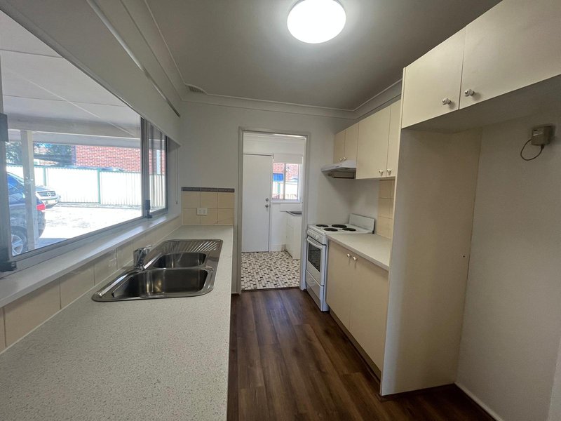Photo - 2/4-6 Cumberland Road, Ingleburn NSW 2565 - Image 3
