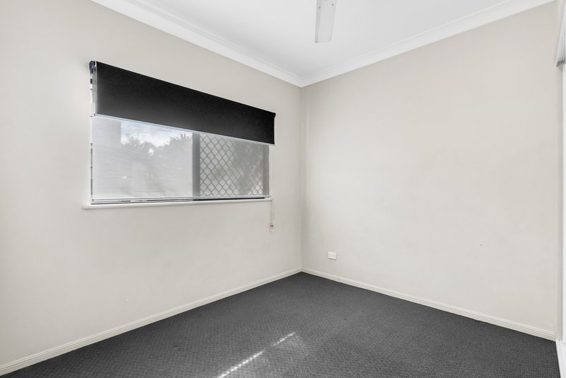 Photo - 2/4-6 Olive Street, Manoora QLD 4870 - Image 6