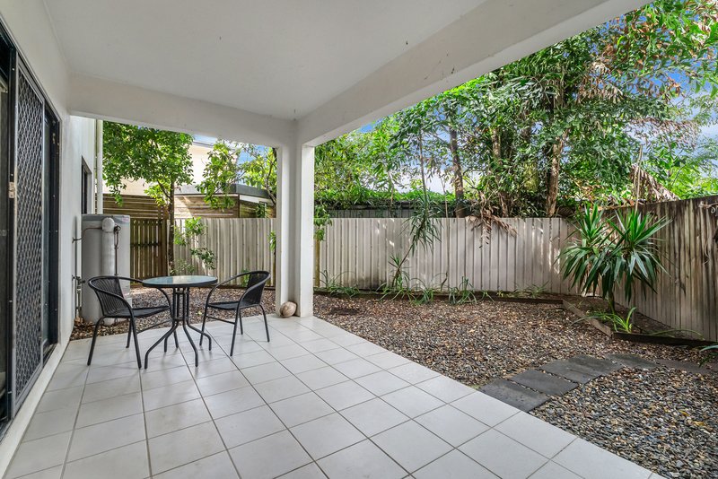 Photo - 2/4-6 Olive Street, Manoora QLD 4870 - Image 9