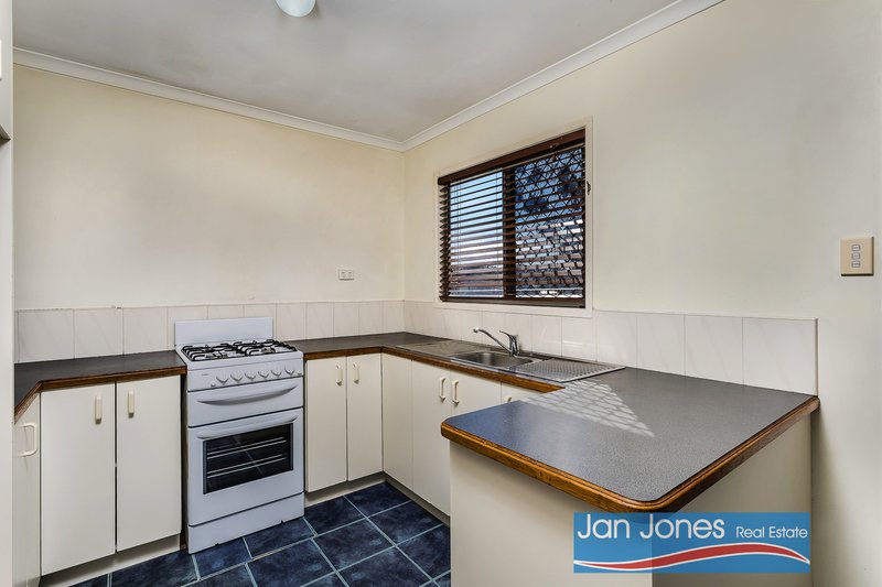 Photo - 24 Abelia Cres , Kippa-Ring QLD 4021 - Image 6