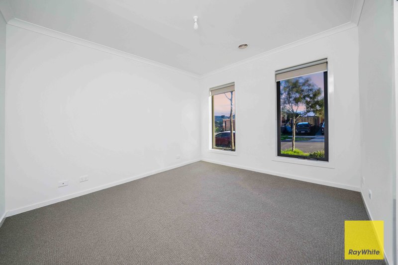 Photo - 24 Agate Drive, Tarneit VIC 3029 - Image 11