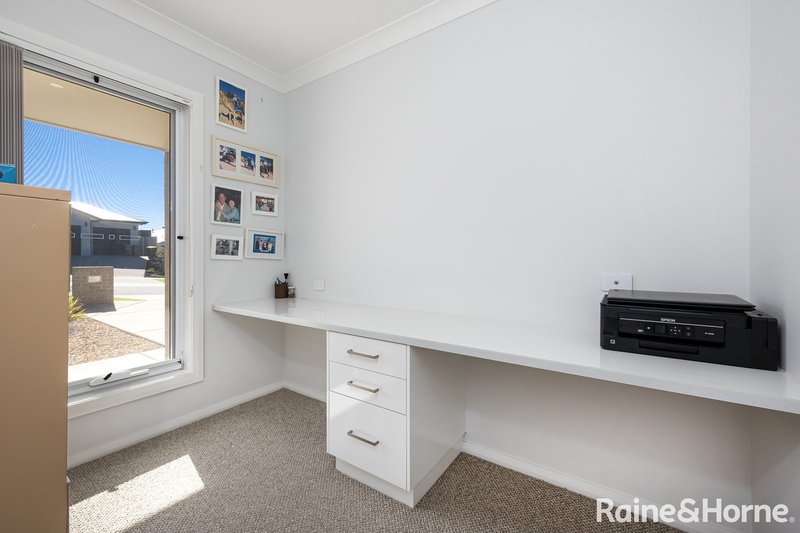 Photo - 24 Ah Ket Avenue, Lloyd NSW 2650 - Image 6