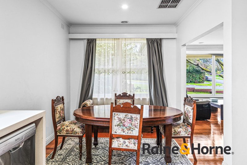 Photo - 24 Ahern Road, Pakenham VIC 3810 - Image 8