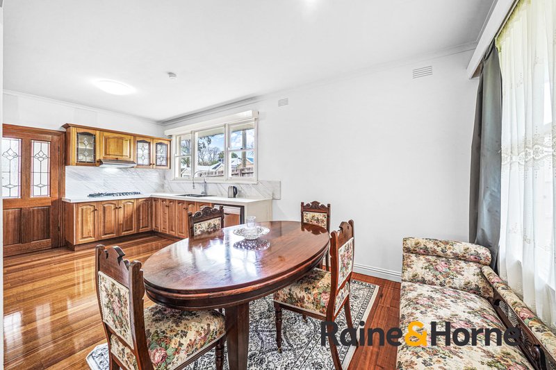 Photo - 24 Ahern Road, Pakenham VIC 3810 - Image 9
