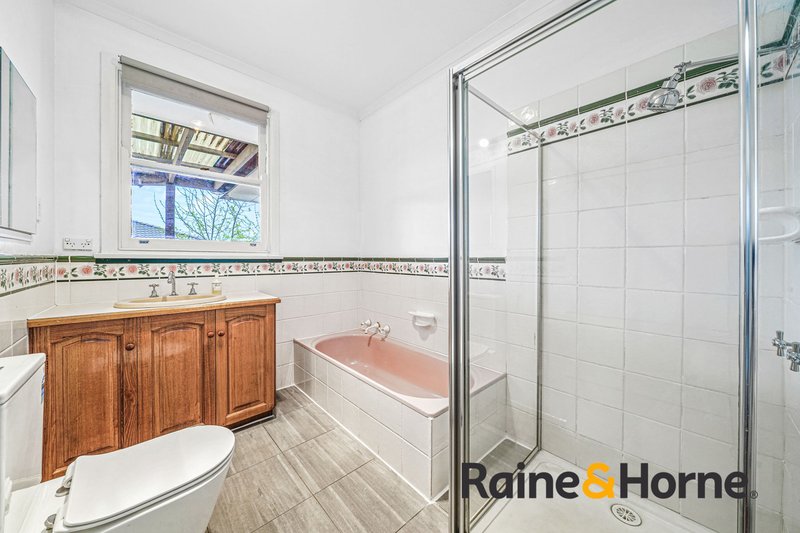 Photo - 24 Ahern Road, Pakenham VIC 3810 - Image 11
