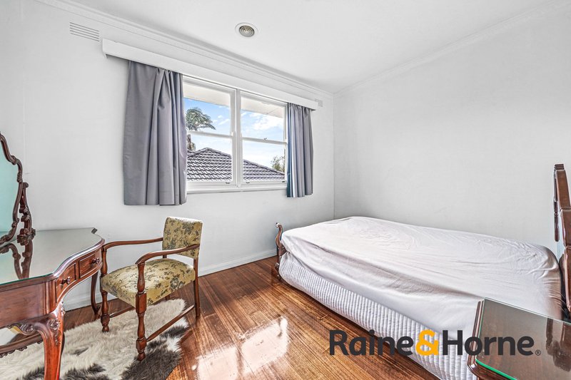 Photo - 24 Ahern Road, Pakenham VIC 3810 - Image 13