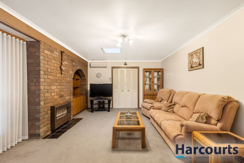 Photo - 24 Alderford Drive, Wantirna VIC 3152 - Image 5