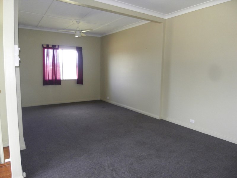 Photo - 24 Alexander Street, Laidley QLD 4341 - Image 4