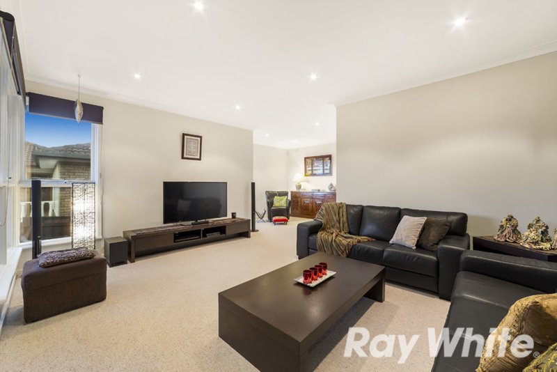 Photo - 24 Alison Avenue, Bulleen VIC 3105 - Image 2