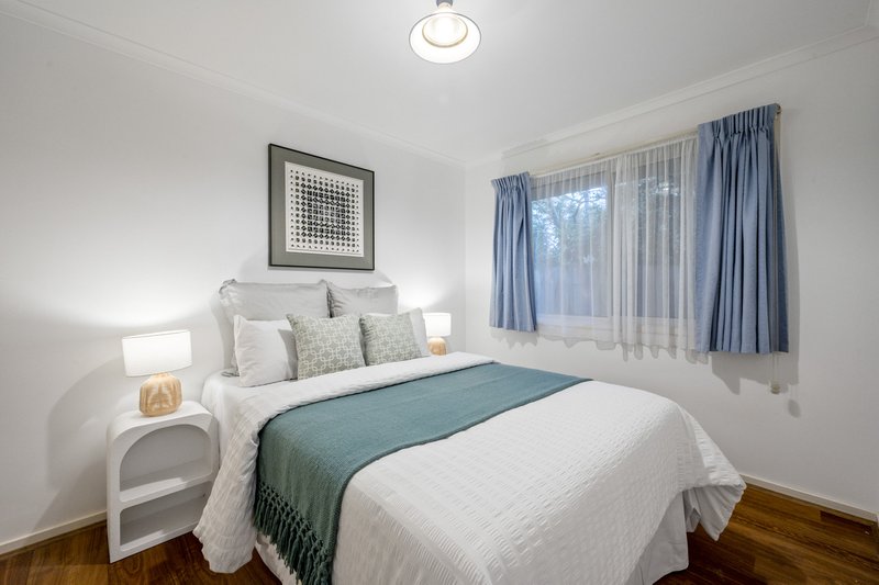 Photo - 2/4 Allen Street, Glen Waverley VIC 3150 - Image 8