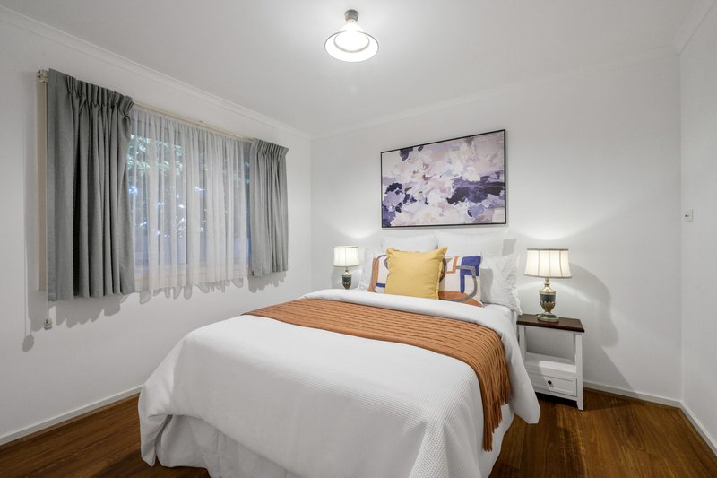 Photo - 2/4 Allen Street, Glen Waverley VIC 3150 - Image 9