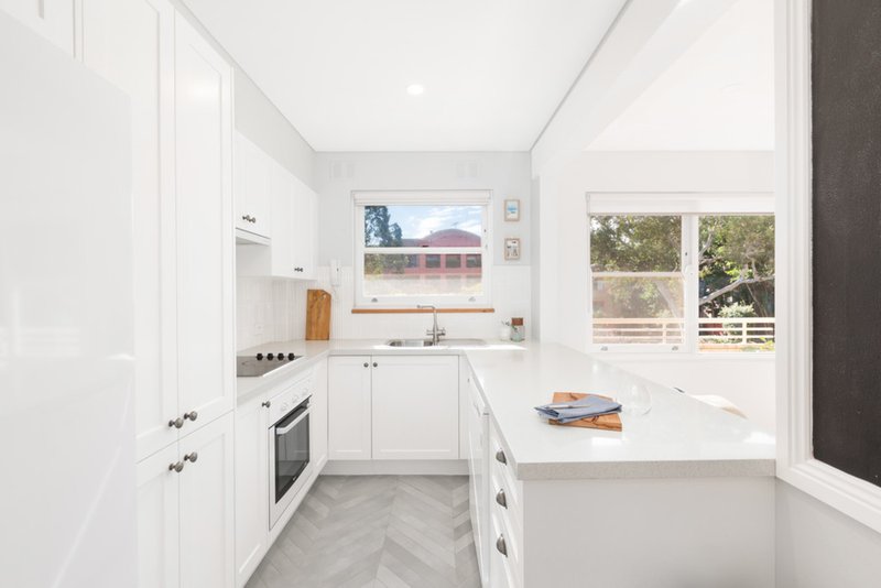 Photo - 2/4 Allison Road, Cronulla NSW 2230 - Image 2