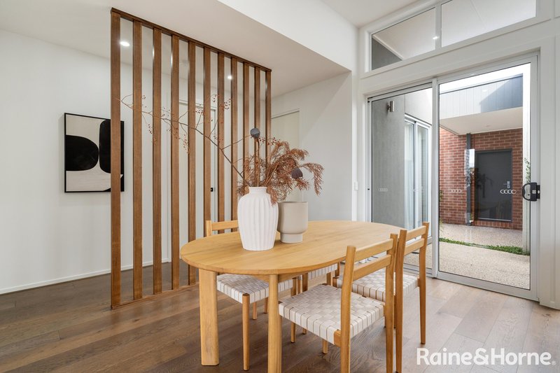 Photo - 24 Alpaca Drive, Sunbury VIC 3429 - Image 8