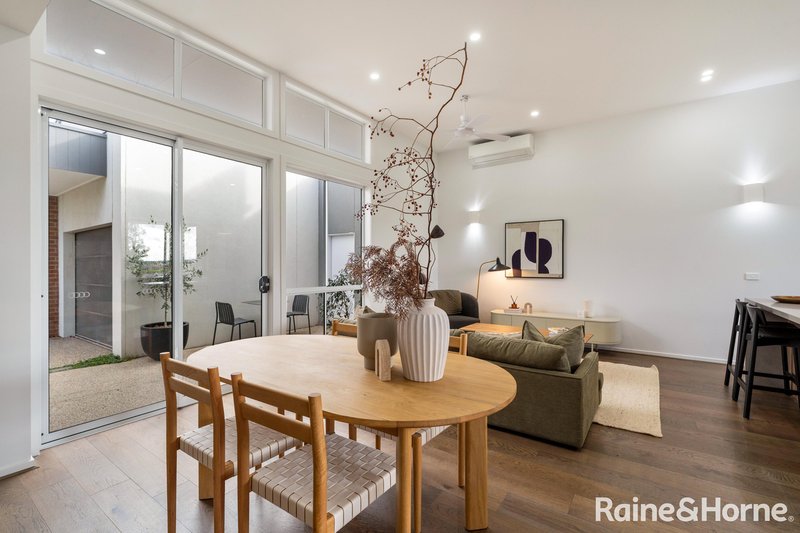 Photo - 24 Alpaca Drive, Sunbury VIC 3429 - Image 9