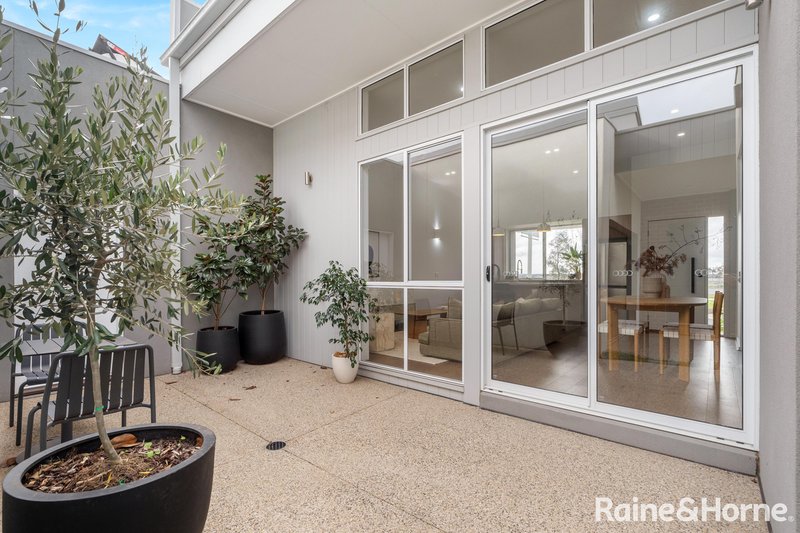 Photo - 24 Alpaca Drive, Sunbury VIC 3429 - Image 15