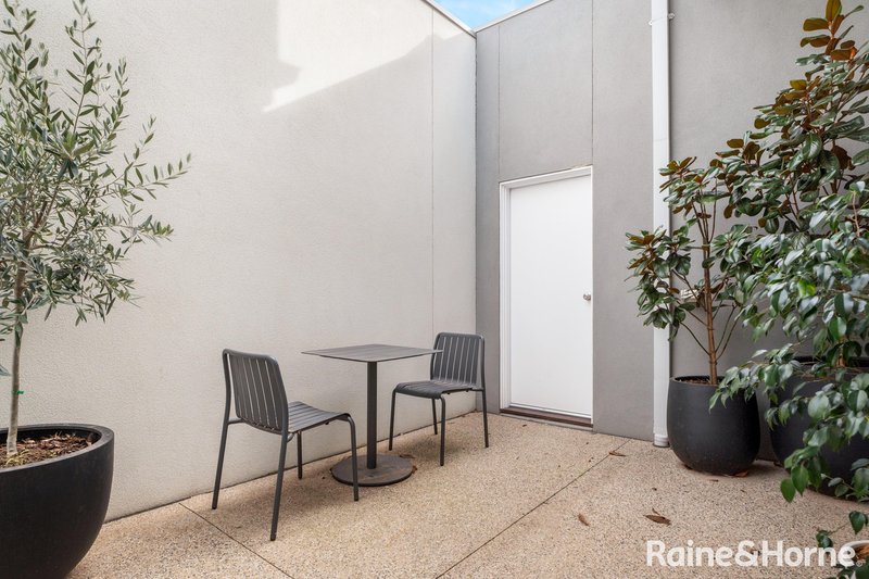 Photo - 24 Alpaca Drive, Sunbury VIC 3429 - Image 16