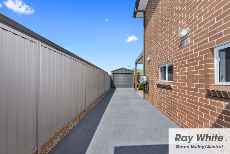 Photo - 24 Alpine Place, Carnes Hill NSW 2171 - Image 20