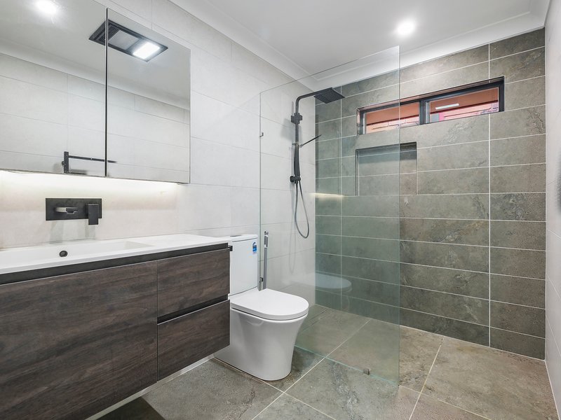 Photo - 24 Amara Crescent, Forest Lake QLD 4078 - Image 7