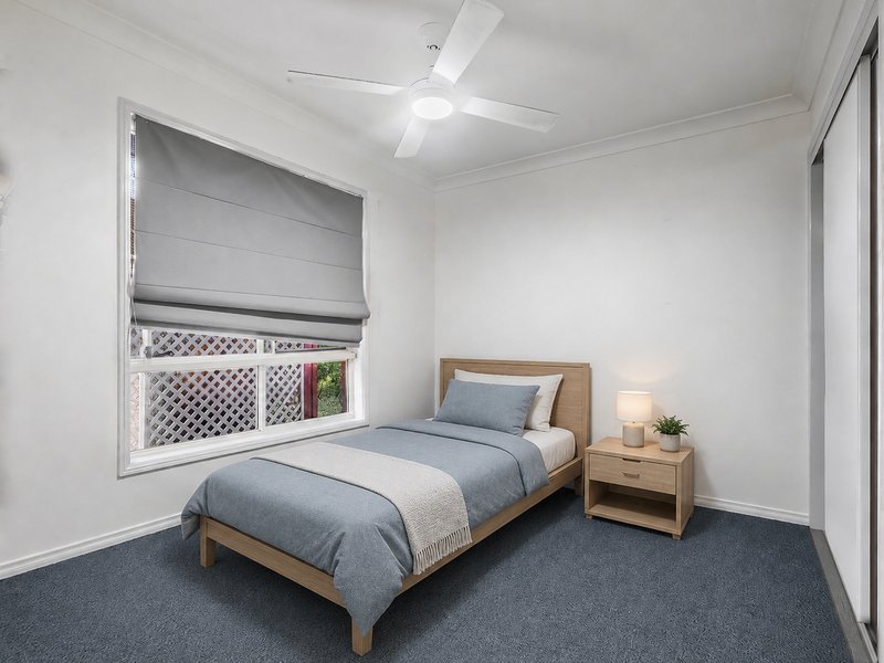 Photo - 24 Amara Crescent, Forest Lake QLD 4078 - Image 9